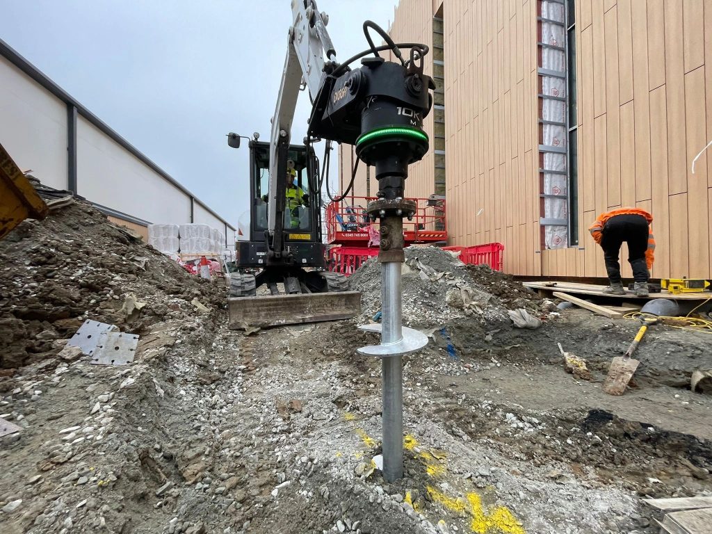 screwpile pic mini digger